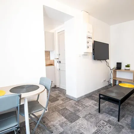 La Modernite A Deux Pas De La Place De La Liberte Apartment *