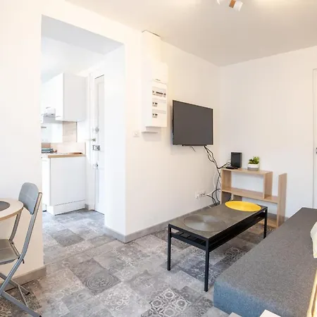La Modernite A Deux Pas De La Place De La Liberte Apartment